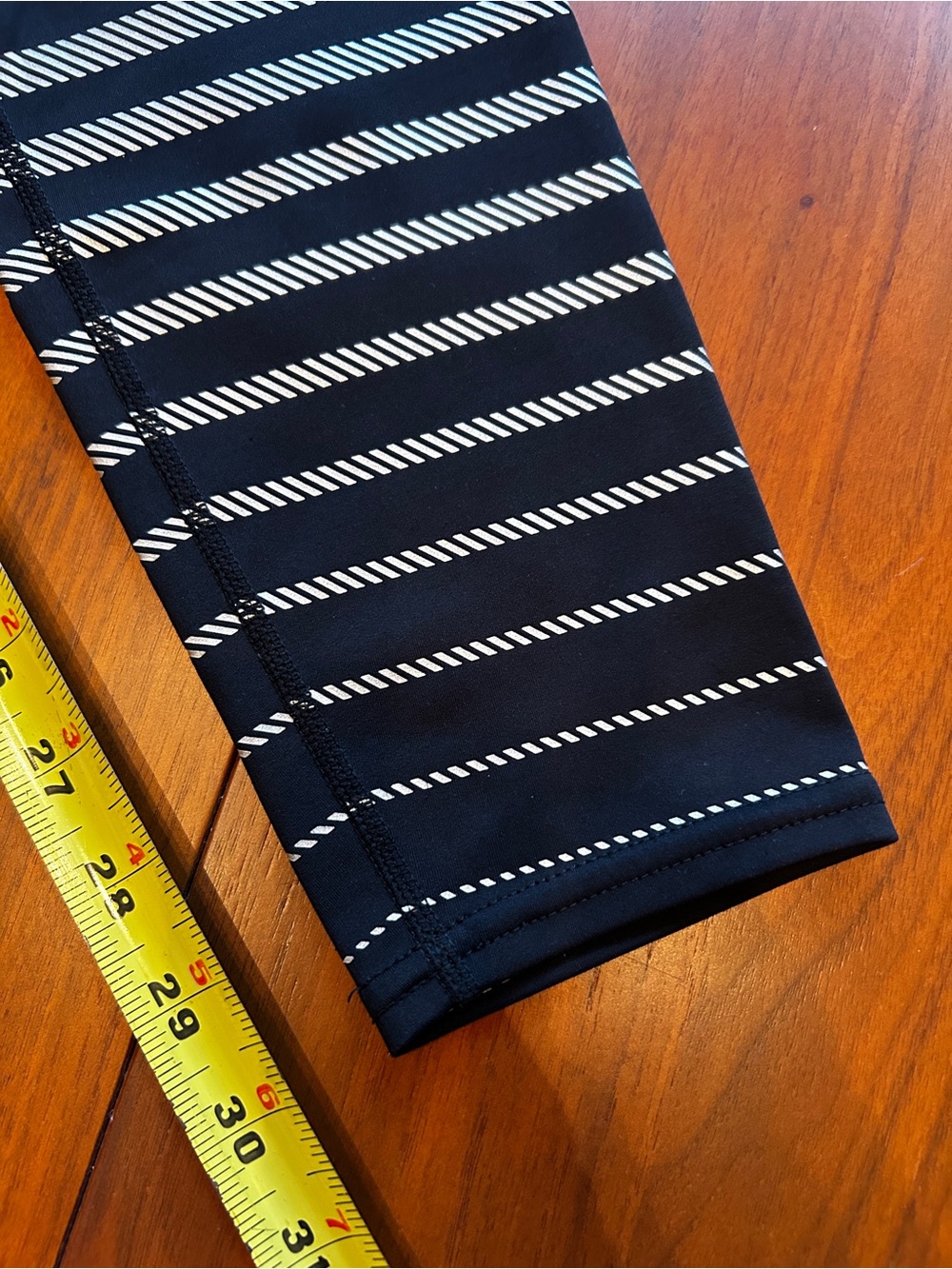 Athleta Black Women’s Leggings MT - Picture 3 of 8